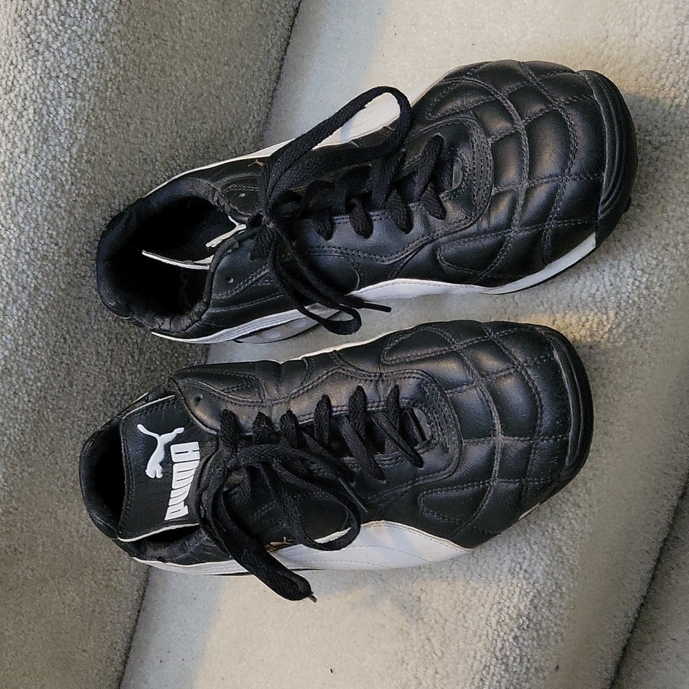 Vintage Puma Tennis Shoes